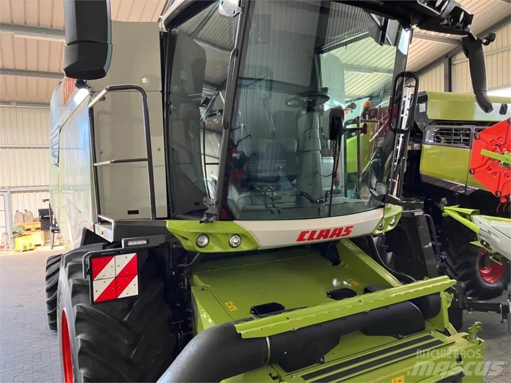 CLAAS TRION 730 聯合收穫機