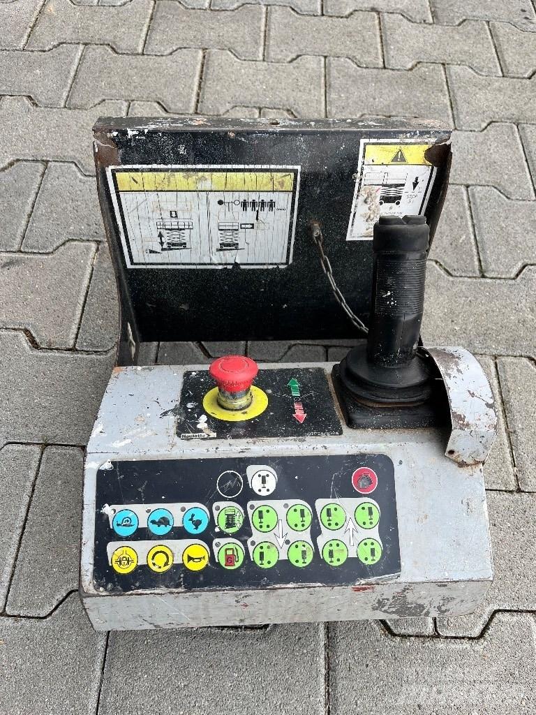 Haulotte H 12 SX 剪式升降機