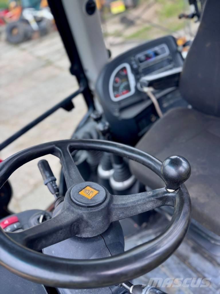 JCB 4CX 反鏟裝載機