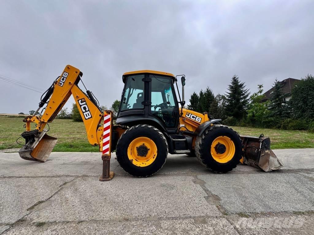 JCB 4CX 反鏟裝載機
