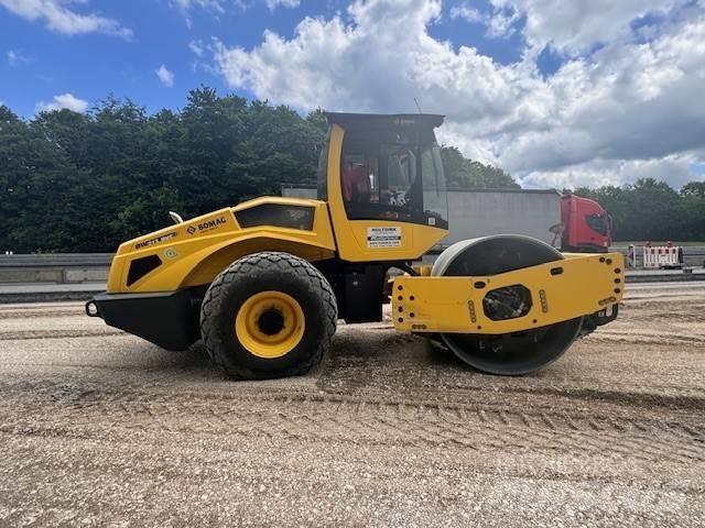 Bomag BW 213 BVC-5 土壤壓實機