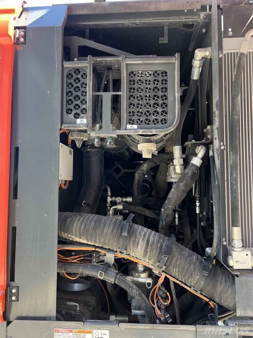 Sandvik dx910i 鑽孔機
