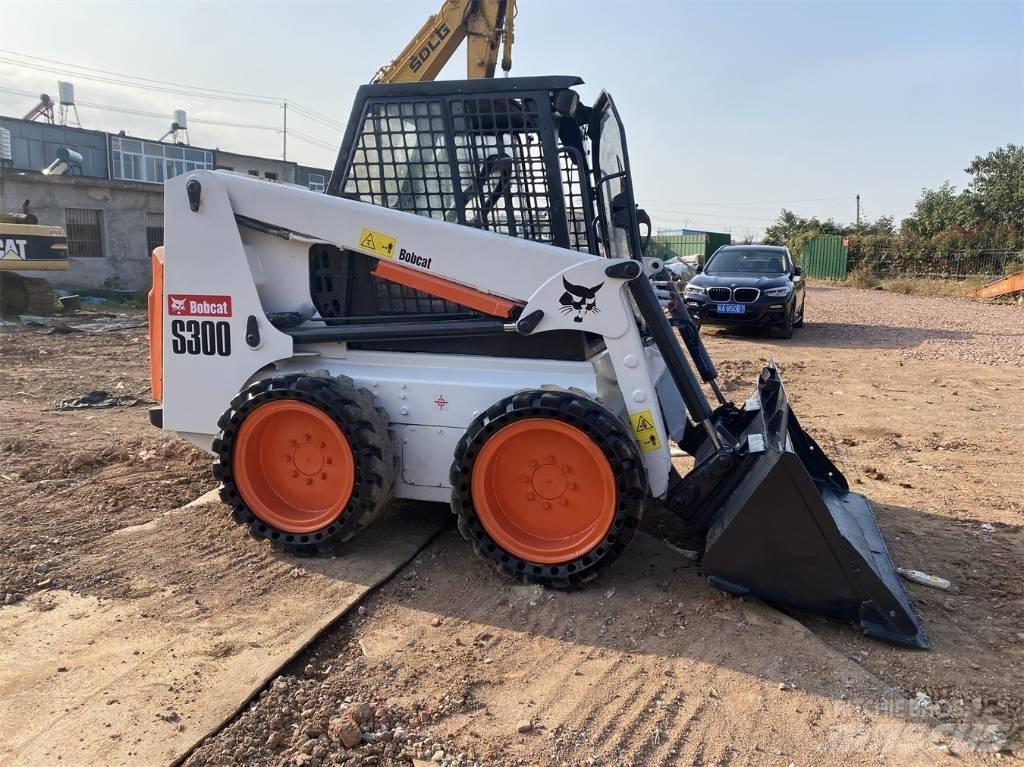 Bobcat S 300 滑移轉向裝載機