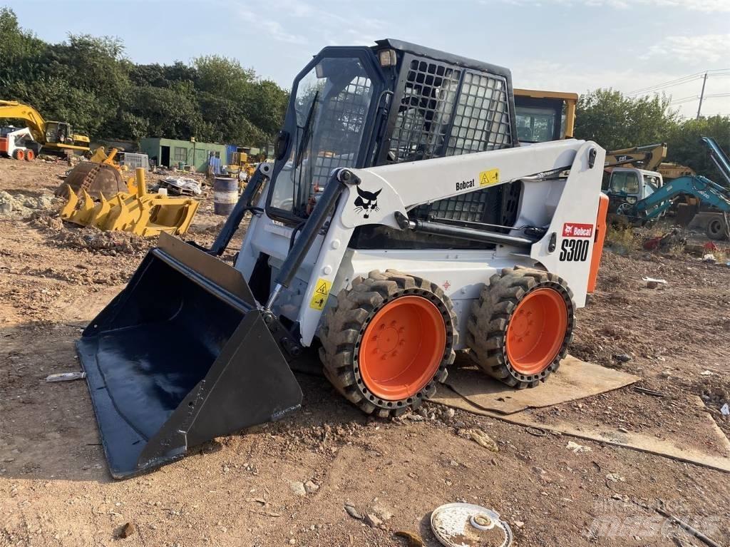 Bobcat S 300 滑移轉向裝載機