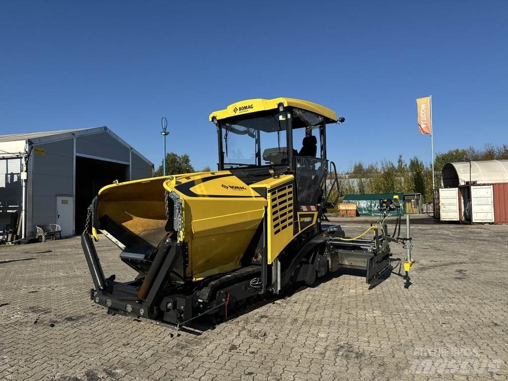 Bomag BF 300 C-2 瀝青攤舖機/鋪路機