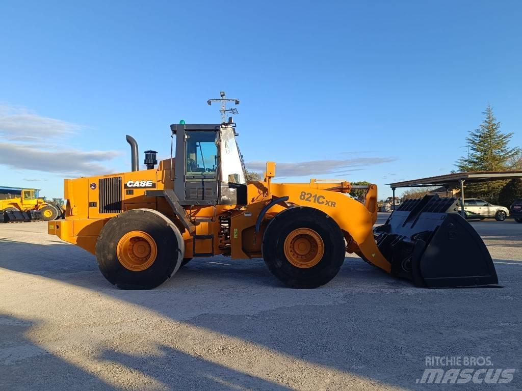 CASE 821C XR 輪胎式裝載機