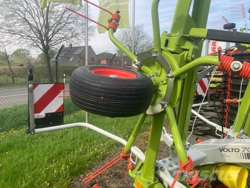 CLAAS Volto 700 耙與翻草機