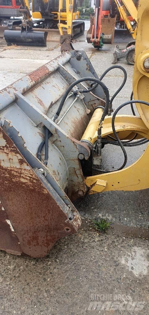 CAT 906M 輪胎式裝載機
