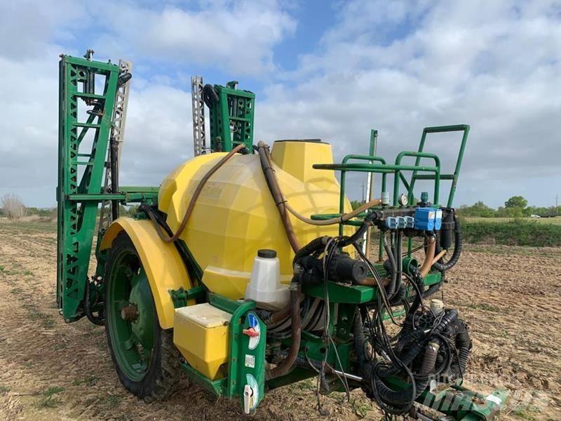 Pacific 3000 lts 牽引式噴霧機