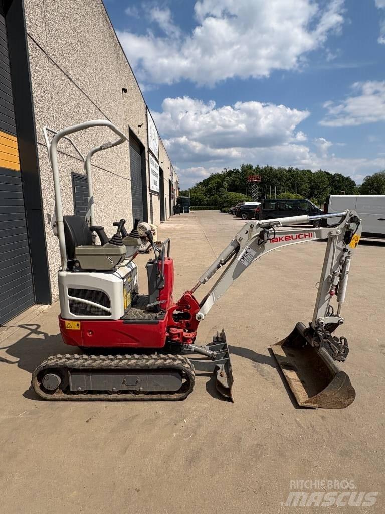 Takeuchi TB 210 R 小型挖土機/掘鑿機<7t(小型挖掘機)