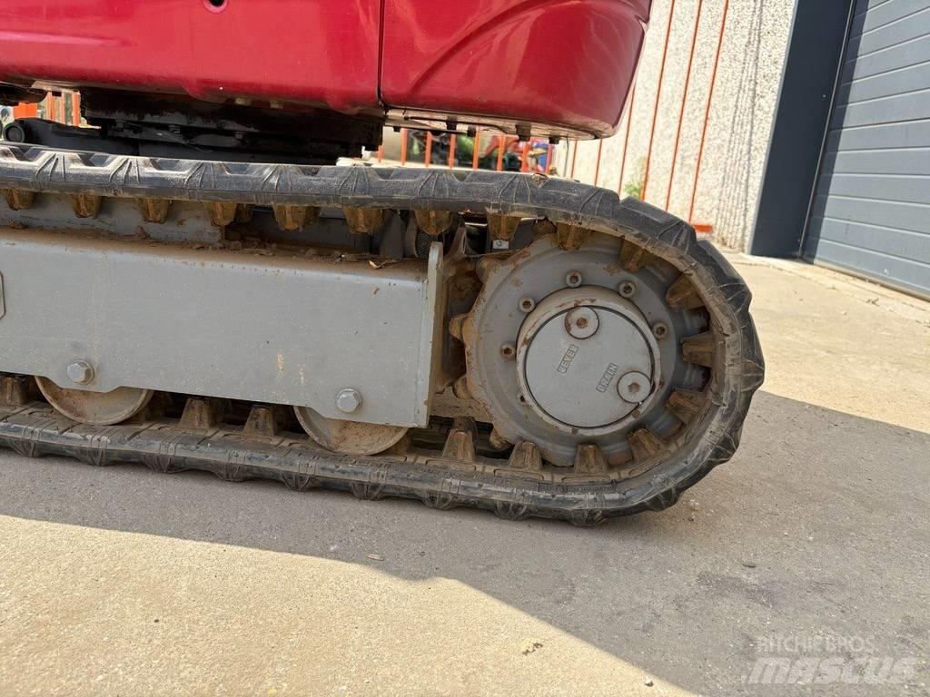 Takeuchi TB 210 R 小型挖土機/掘鑿機<7t(小型挖掘機)