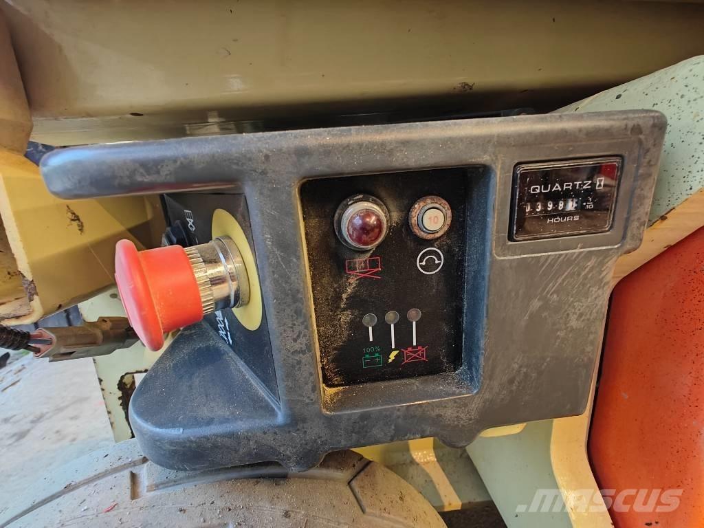 JLG 1930 ES 剪式升降機