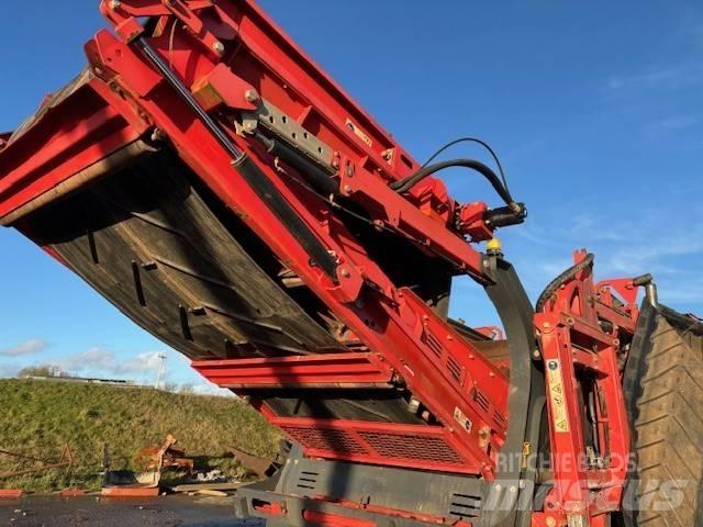 Sandvik QE 441 移動式篩選機