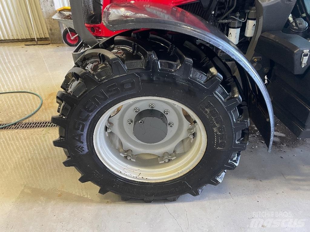 Massey Ferguson 5713 曳引機