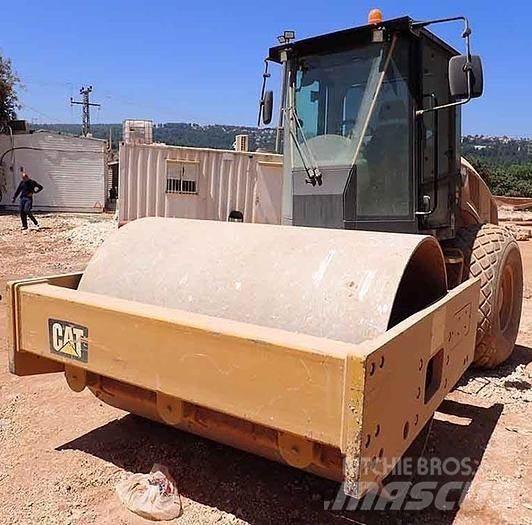 CAT CS64B 夯實機(夯土機)