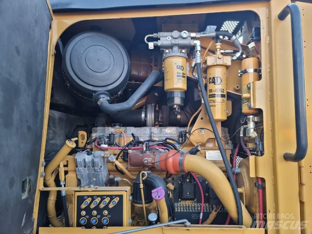 CAT 160 M 平土機