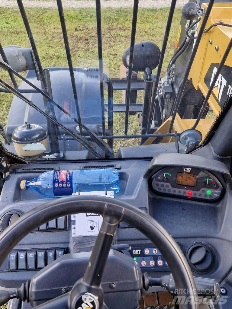 CAT TH 407 C 農業用伸縮臂裝載機