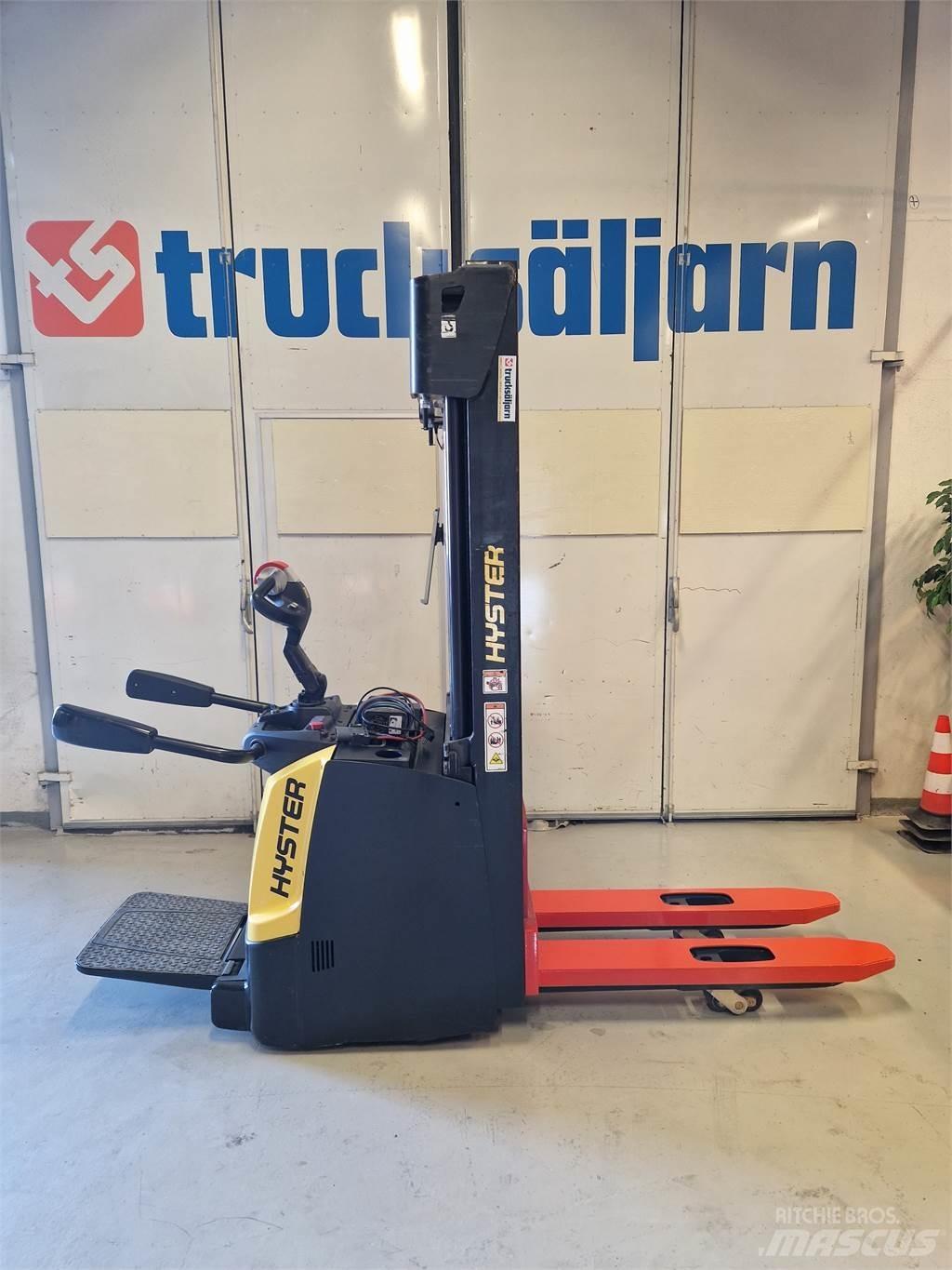 Hyster S1.4S IL 行走控制式堆積機
