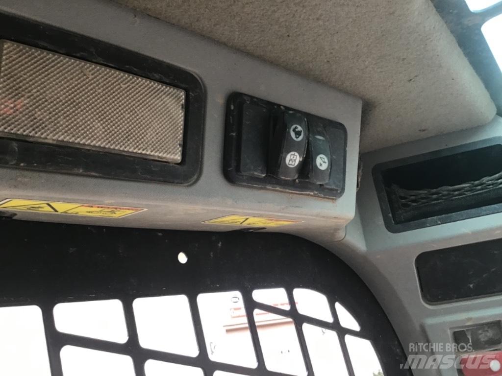 CAT 259 D 滑移轉向裝載機