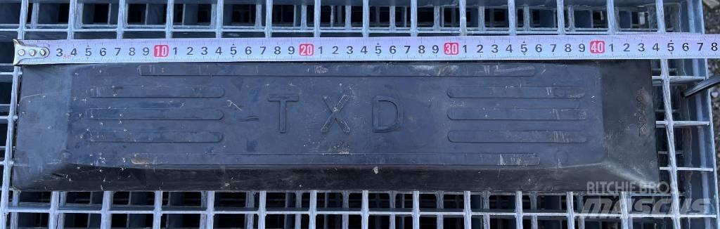  TXD 450A 履帶、鏈條和車盤