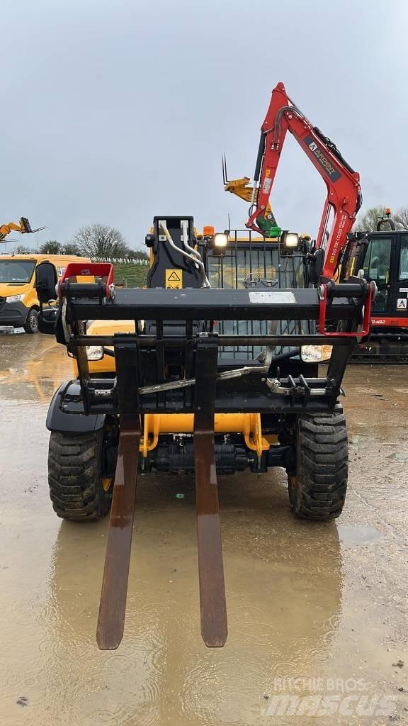 JCB 525-60 伸縮臂操作車