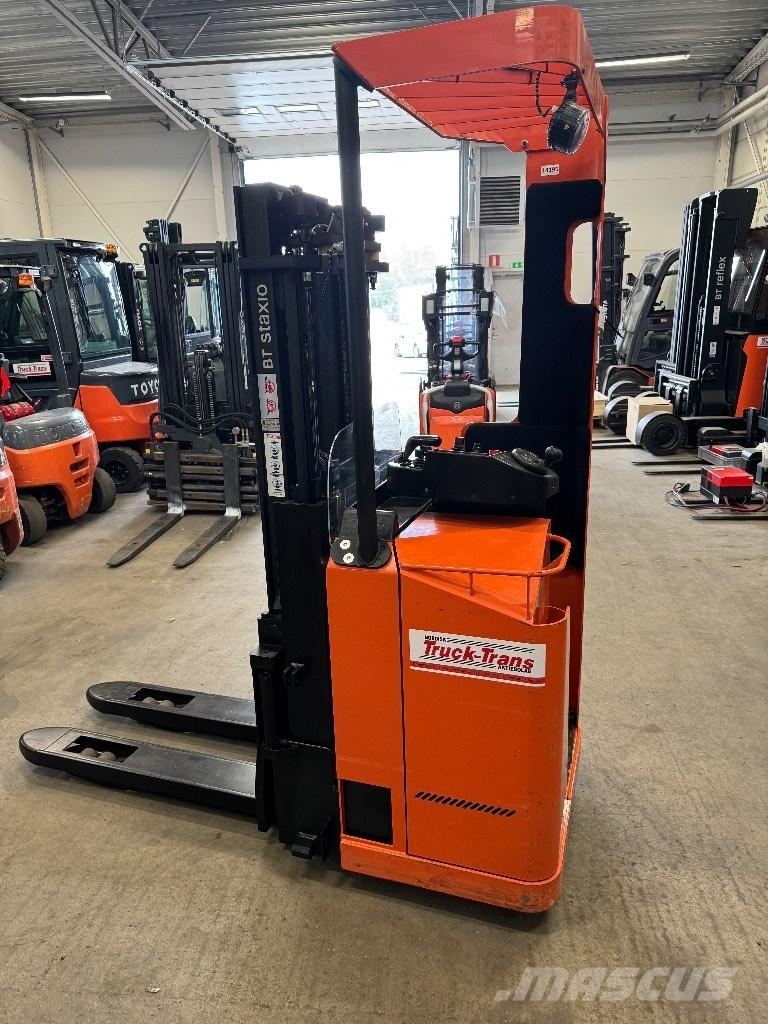 Toyota SSE135L 自走式堆積機