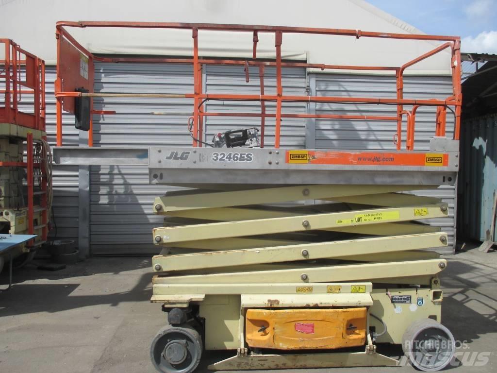 JLG 3246 ES 剪式升降機