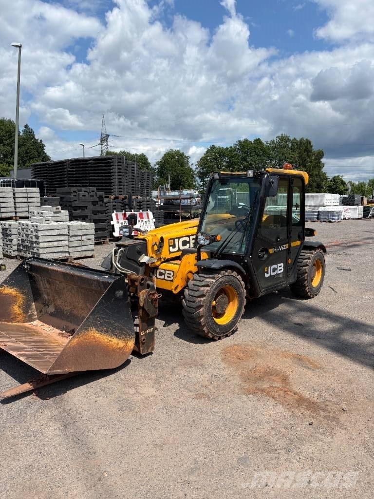 JCB 525-60 伸縮臂操作車