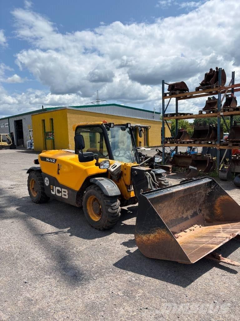 JCB 525-60 伸縮臂操作車