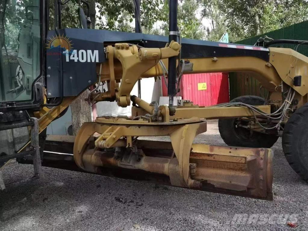 CAT 140 M 平土機