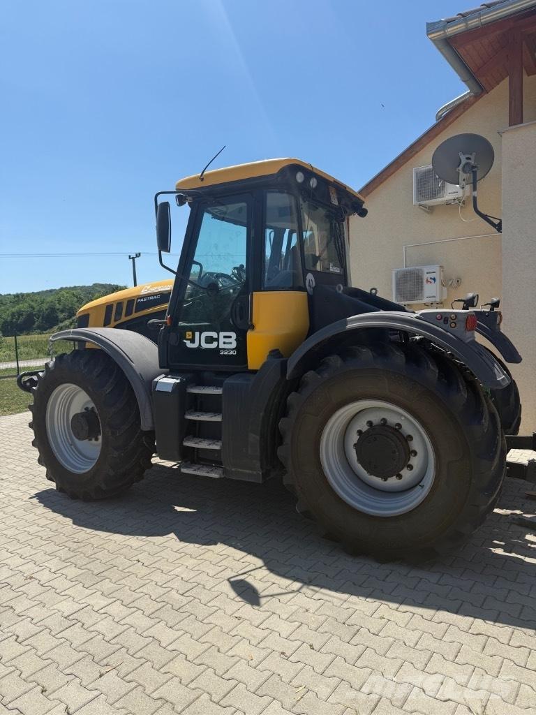 JCB JCB Fastrack3230 曳引機