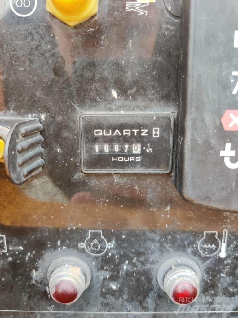 JLG 4394 RT 剪式升降機