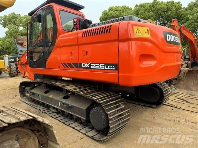 Doosan DX 225 LC 履帶式 挖土機/掘鑿機/挖掘機