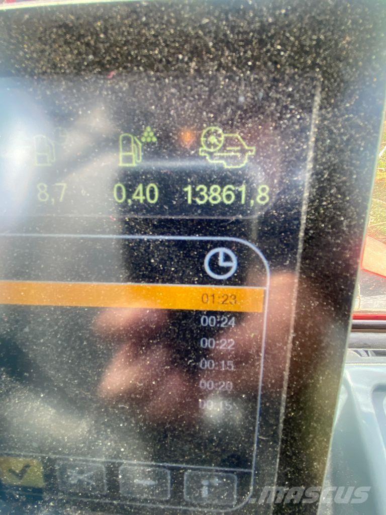 Komatsu 895 集運機