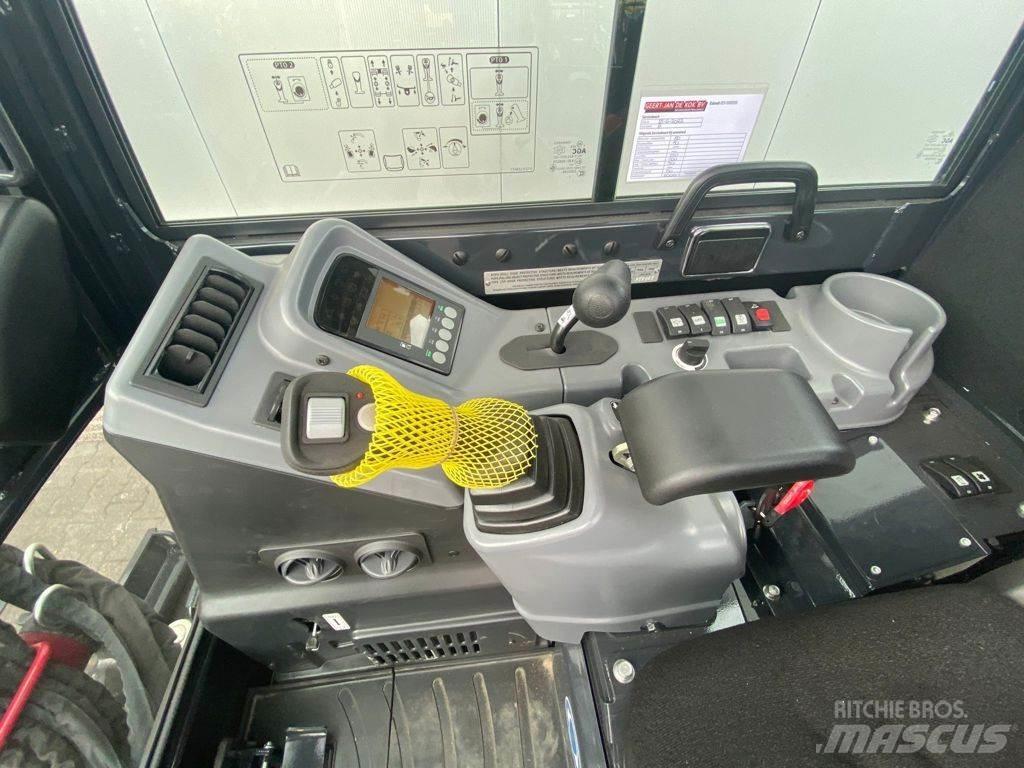 Yanmar VIO33-6 小型挖土機/掘鑿機<7t(小型挖掘機)