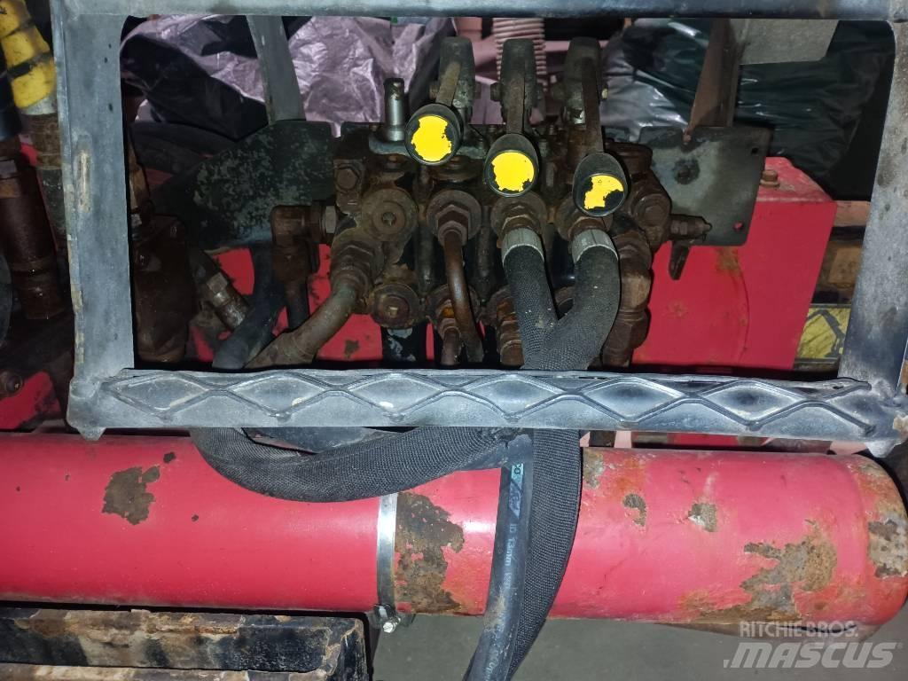 Loglift 82s 木材起重機