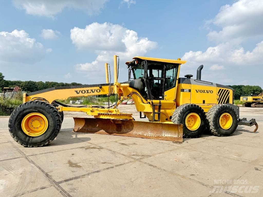 Volvo G970 + RIPPER 平土機