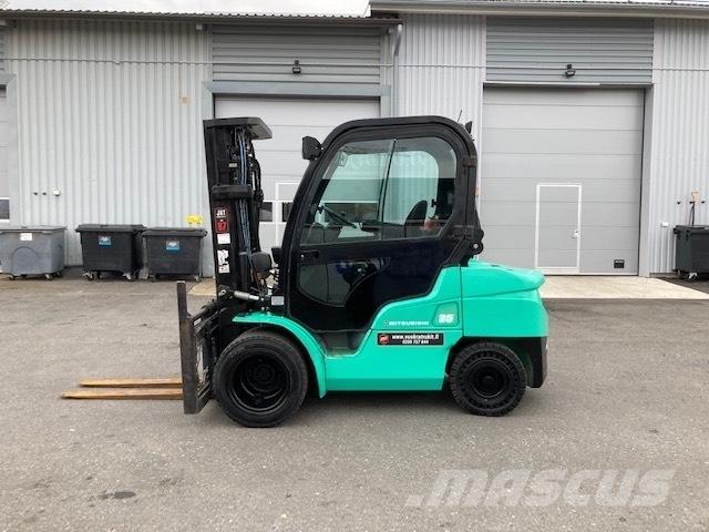Mitsubishi FD35N 柴油卡車