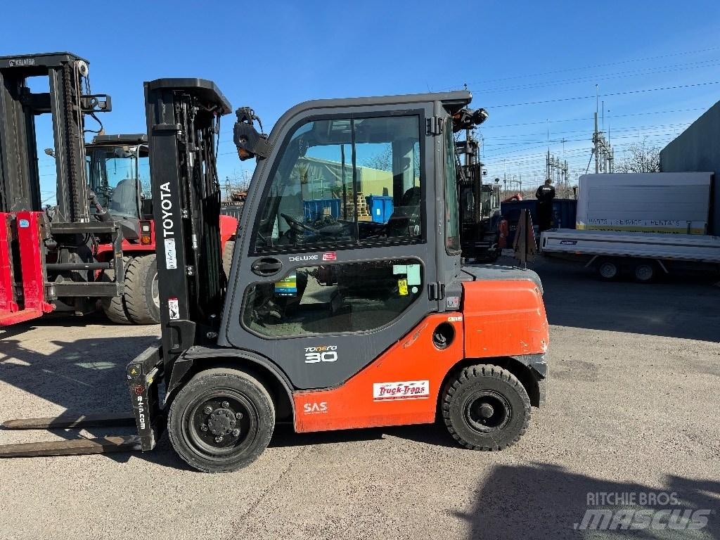 Toyota 02-8FDF30 柴油卡車