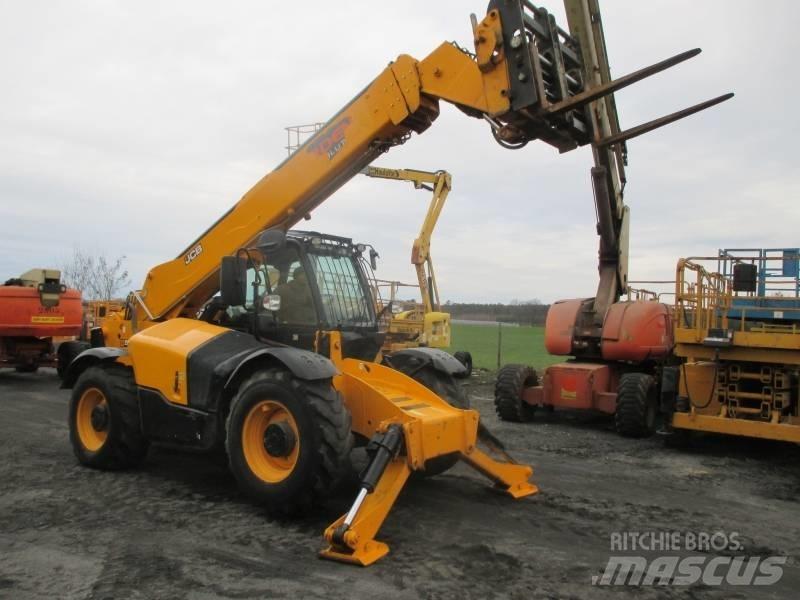 JCB 540-140 伸縮臂操作車