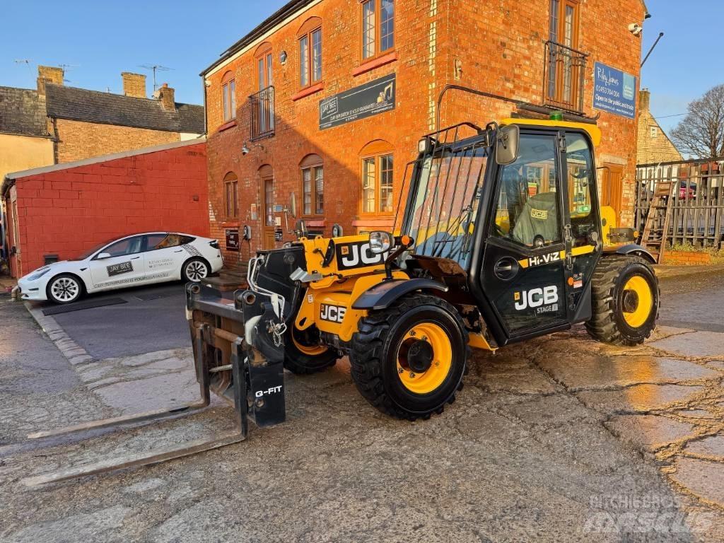 JCB 525-60 伸縮臂操作車