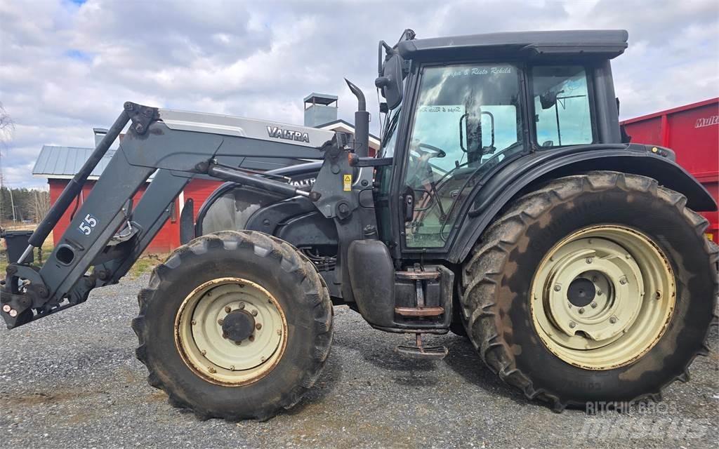 Valtra N141 HiTech 曳引機