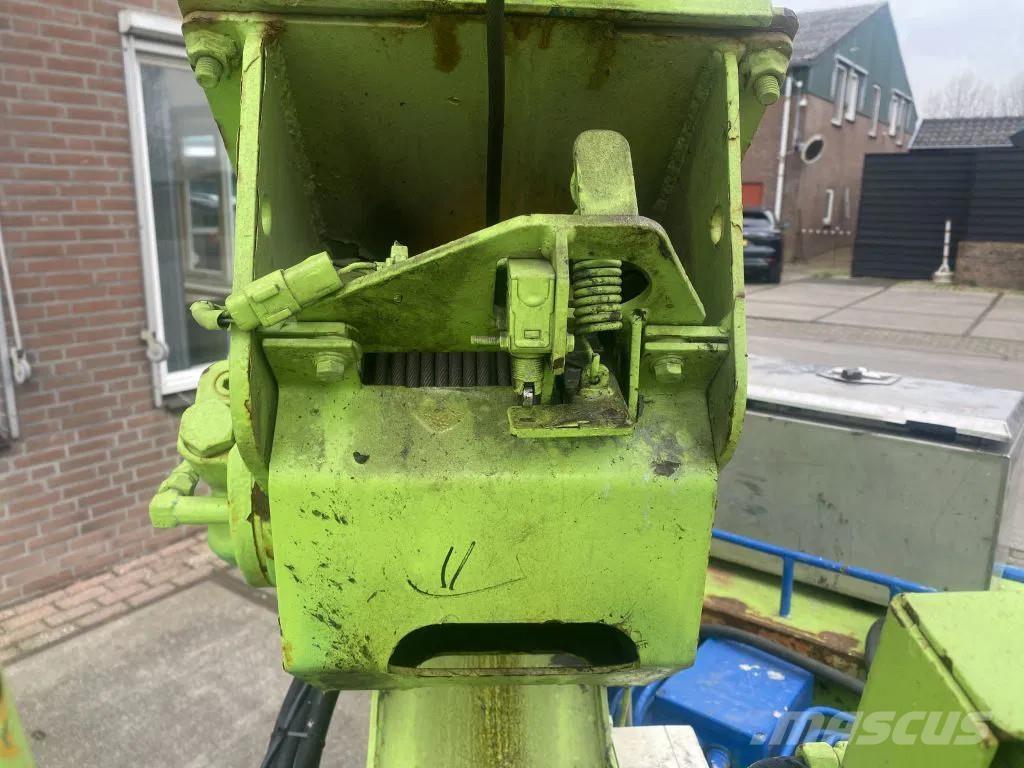 Maeda MC-305C 履帶式起重機