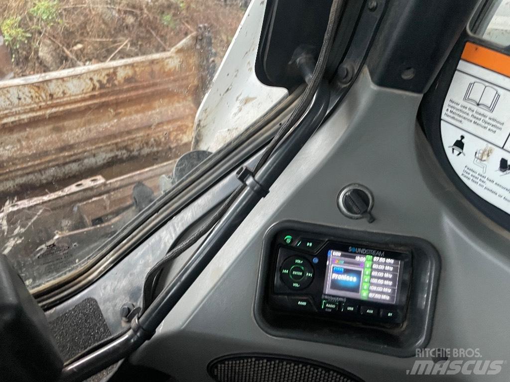 Bobcat T550 滑移轉向裝載機