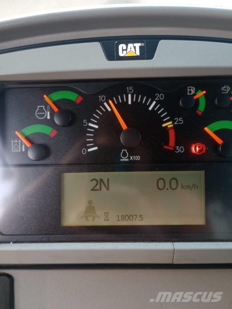 CAT 966 M 輪胎式裝載機