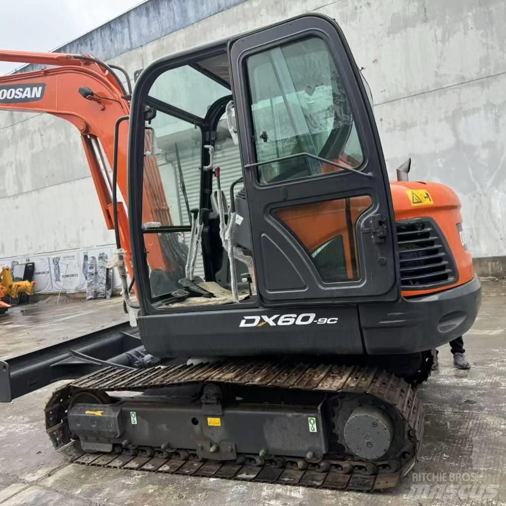 Doosan DX 60-9 C 小型挖土機/掘鑿機<7t(小型挖掘機)