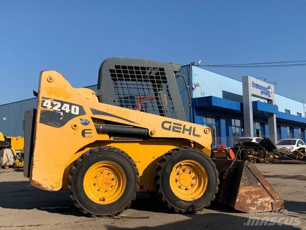 Gehl 4240 滑移轉向裝載機