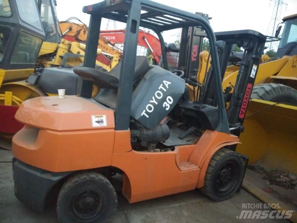 Toyota FD 30 柴油卡車