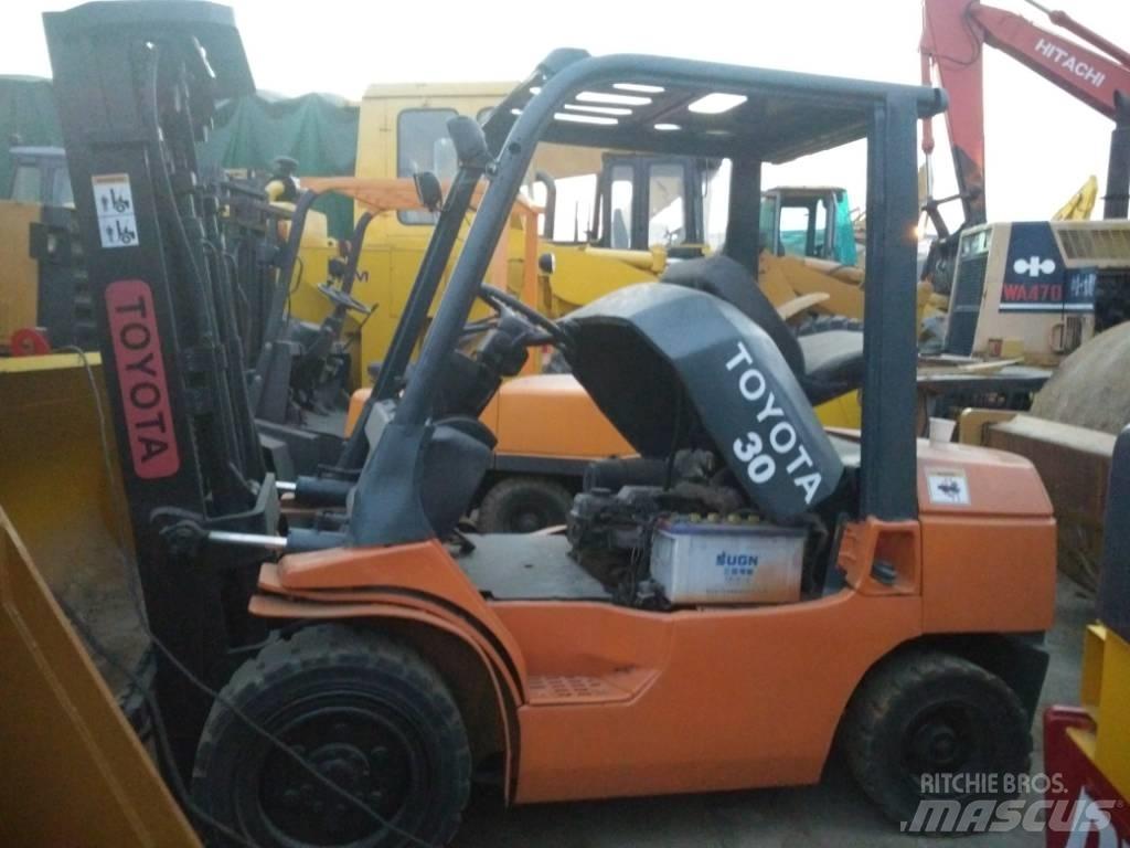 Toyota FD 30 柴油卡車