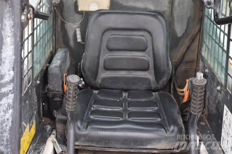 Bobcat S70 滑移轉向裝載機